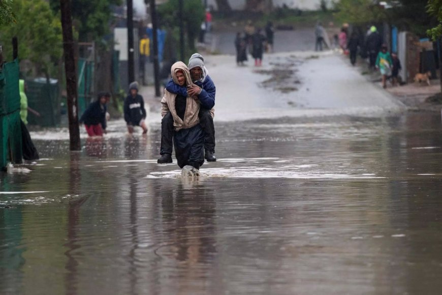China Floods: చైనాలో కొనసాగుతున్న భారీ వర్షాలు
